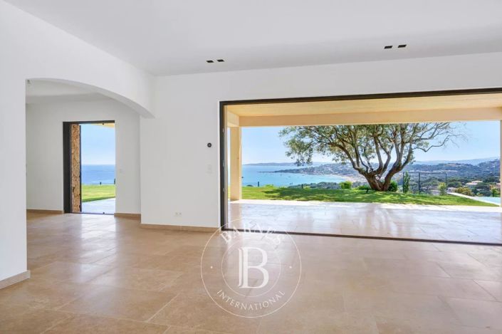 Image No.3-4 Bed House for sale