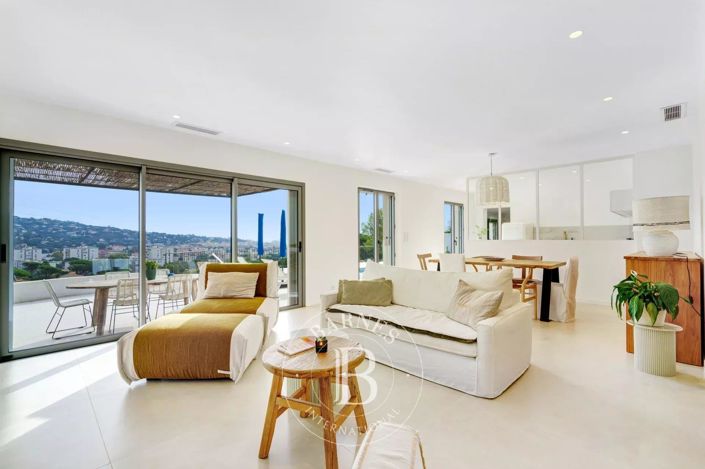 Image No.2-3 Bed House for sale