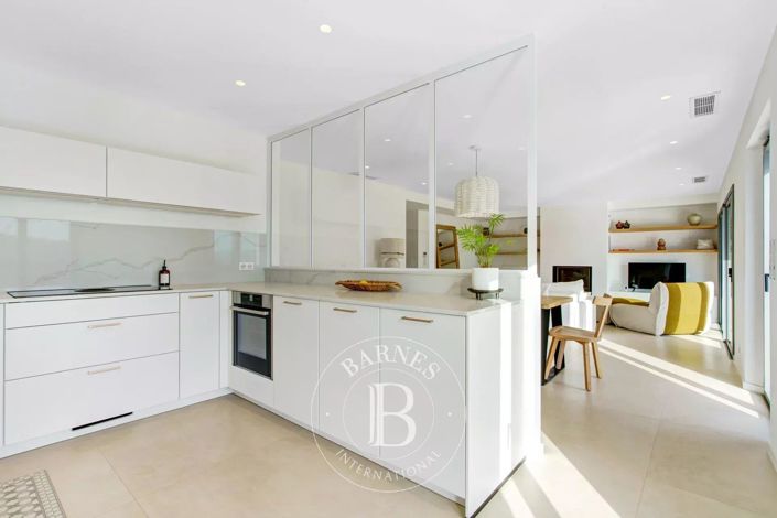 Image No.4-3 Bed House for sale