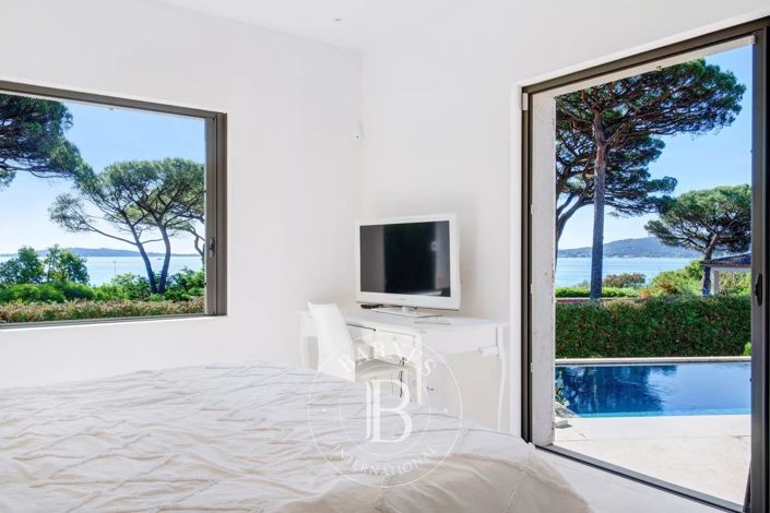 Image No.6-4 Bed House for sale