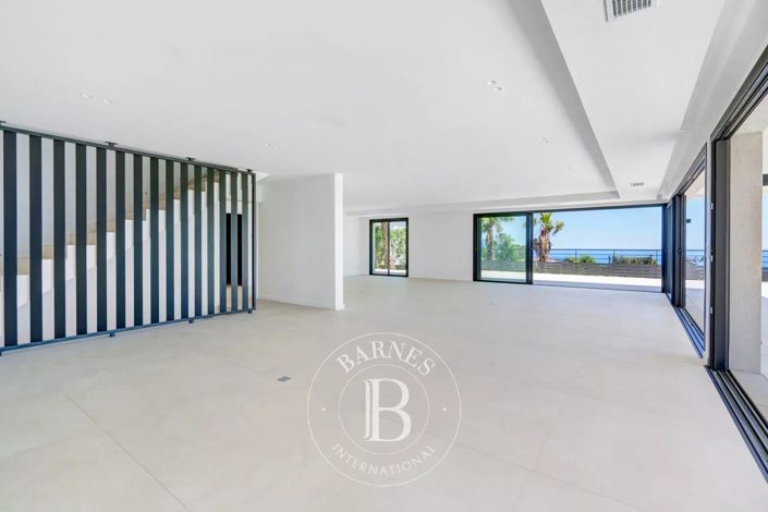 Image No.23-7 Bed House for sale