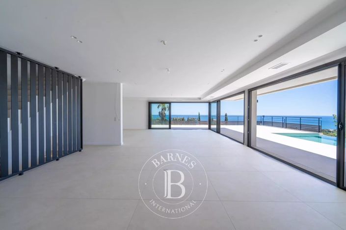 Image No.4-7 Bed House for sale