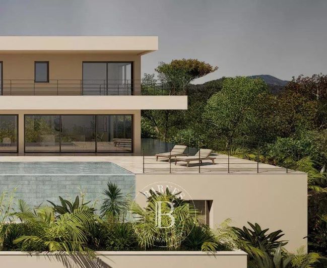 Image No.7-7 Bed House for sale