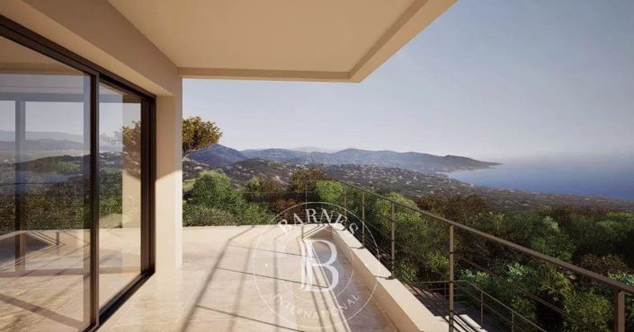 Image No.8-7 Bed House for sale