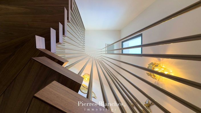 Image No.6-3 Bed House for sale