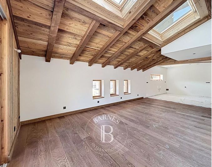 Image No.16-5 Bed House for sale