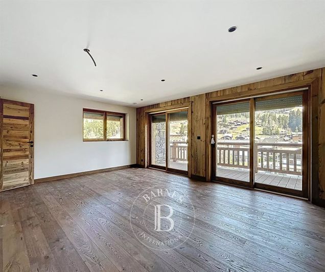 Image No.20-5 Bed House for sale