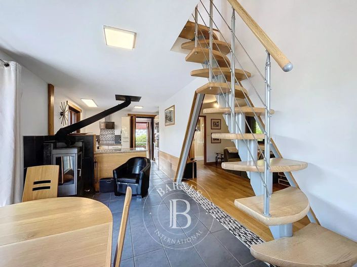 Image No.1-2 Bed House for sale