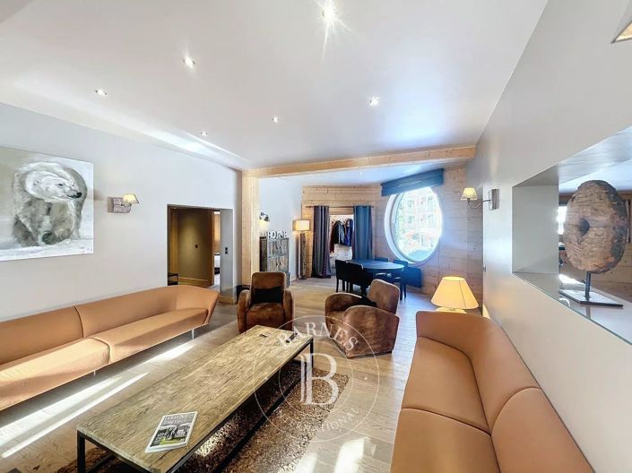 Image No.12-8 Bed House for sale