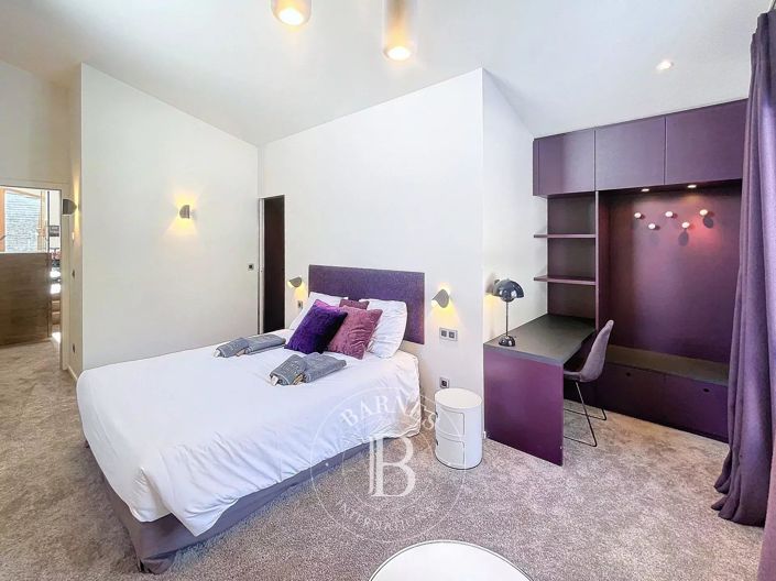 Image No.7-8 Bed House for sale