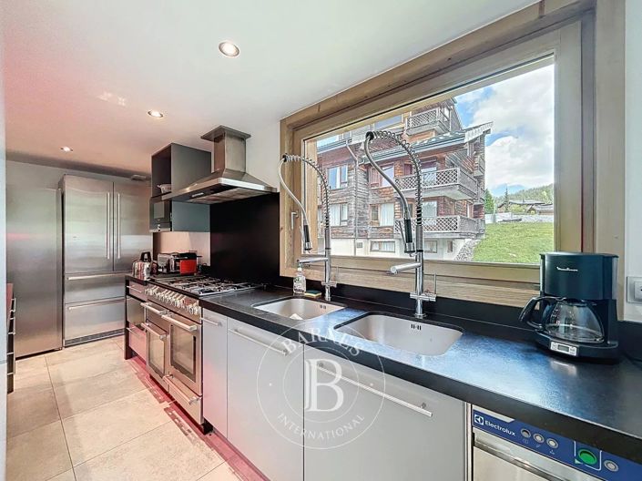 Image No.11-6 Bed House for sale