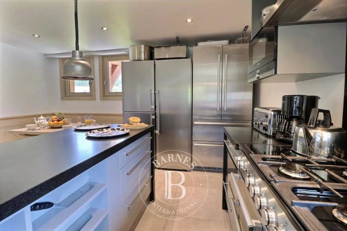 Image No.12-6 Bed House for sale