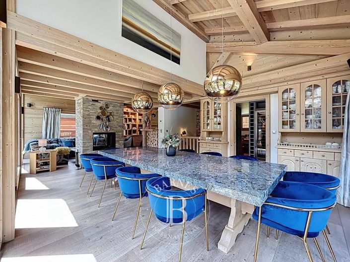 Image No.2-6 Bed House for sale