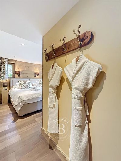 Image No.21-6 Bed House for sale