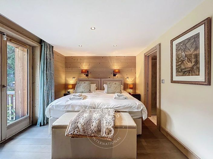 Image No.26-6 Bed House for sale