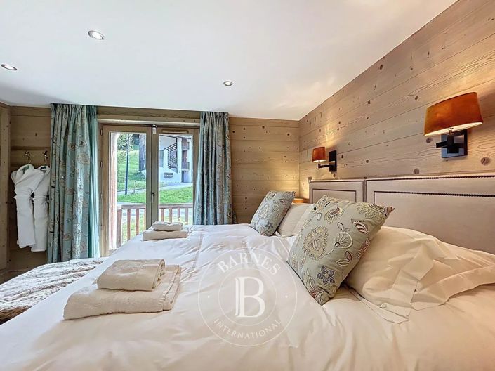 Image No.28-6 Bed House for sale