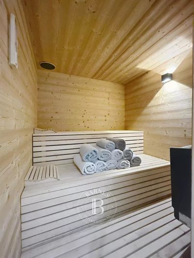 Image No.30-6 Bed House for sale