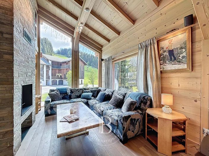 Image No.8-6 Bed House for sale