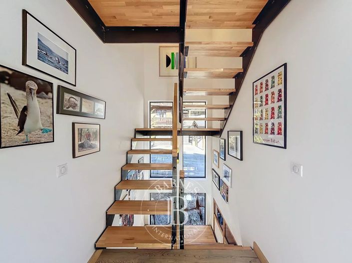 Image No.14-6 Bed House for sale