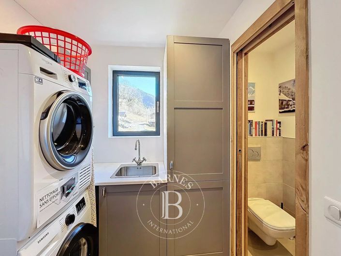 Image No.16-6 Bed House for sale