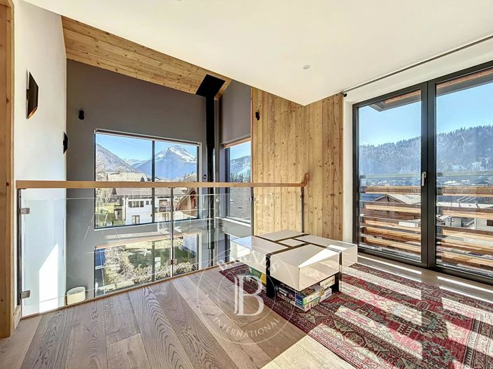 Image No.22-6 Bed House for sale