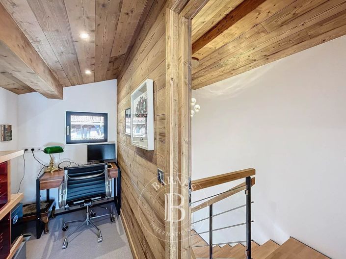 Image No.22-6 Bed House for sale