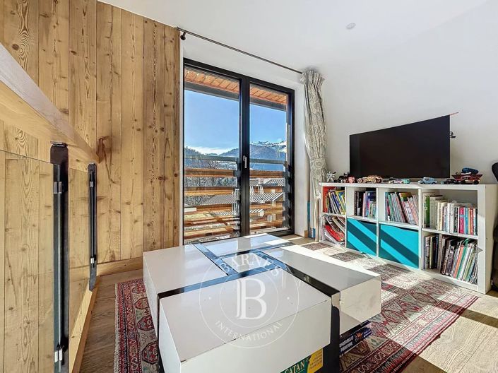 Image No.25-6 Bed House for sale