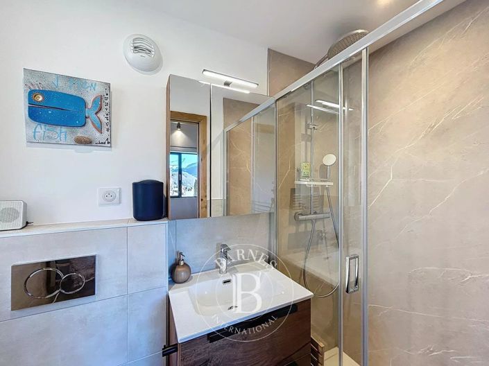 Image No.27-6 Bed House for sale