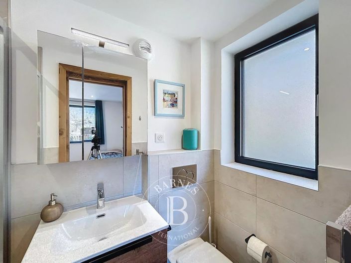 Image No.28-6 Bed House for sale