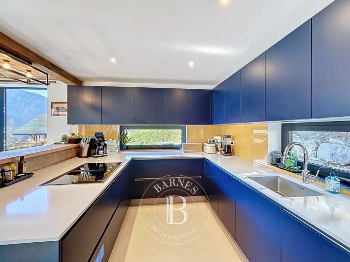 Image No.7-6 Bed House for sale