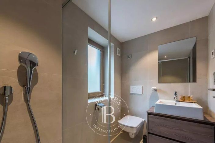 Image No.10-5 Bed Apartment for sale