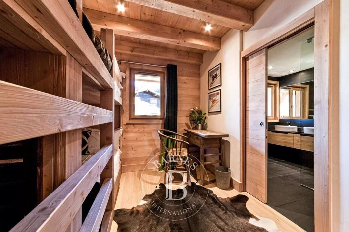 Image No.19-5 Bed Apartment for sale