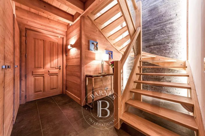 Image No.23-5 Bed Apartment for sale