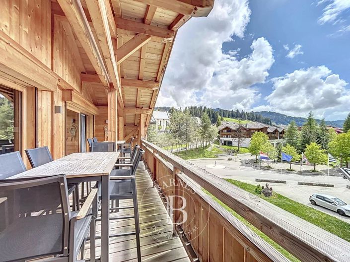 Image No.28-5 Bed Apartment for sale