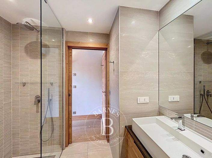 Image No.36-5 Bed Apartment for sale