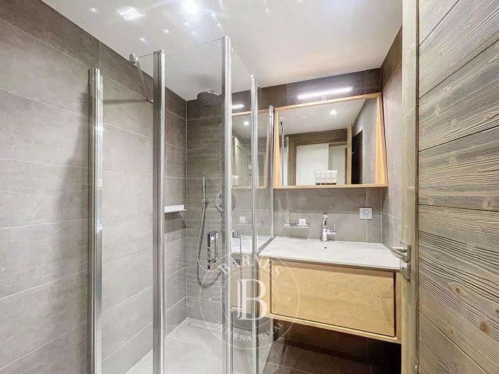 Image No.24-5 Bed Apartment for sale