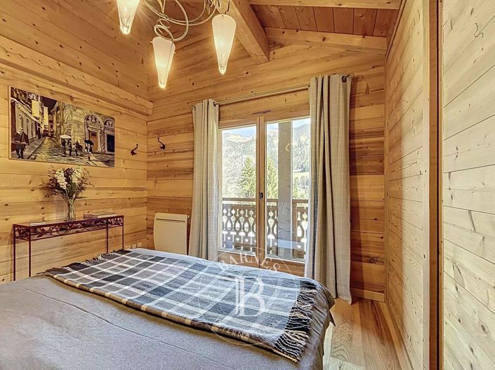 Image No.19-5 Bed House for sale