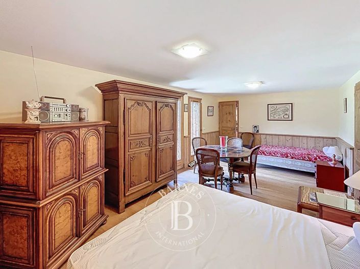 Image No.18-4 Bed House for sale