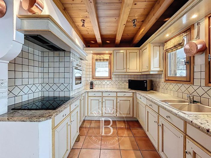 Image No.8-4 Bed House for sale