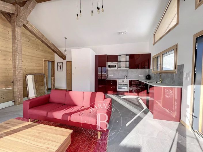 Image No.1-2 Bed House for sale