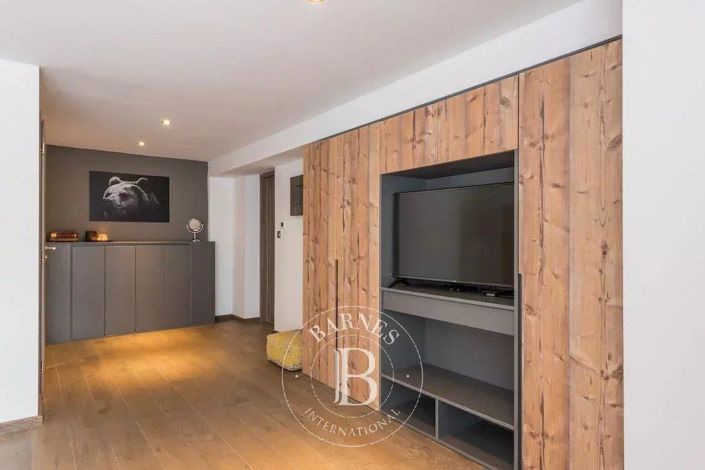 Image No.10-3 Bed Apartment for sale