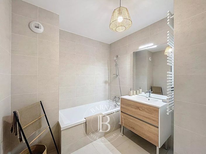 Image No.17-3 Bed Apartment for sale