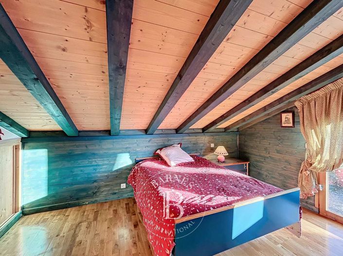 Image No.18-4 Bed House for sale