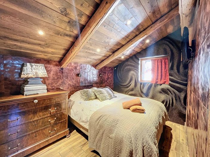 Image No.10-11 Bed House for sale