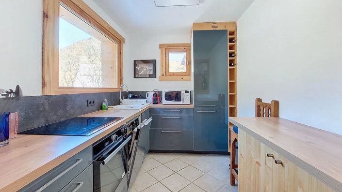 Image No.12-5 Bed House for sale