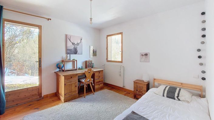 Image No.19-5 Bed House for sale