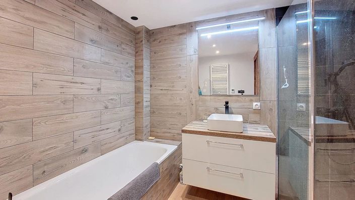 Image No.20-5 Bed House for sale