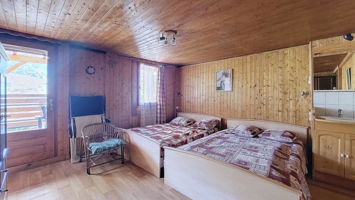 Image No.8-11 Bed House for sale