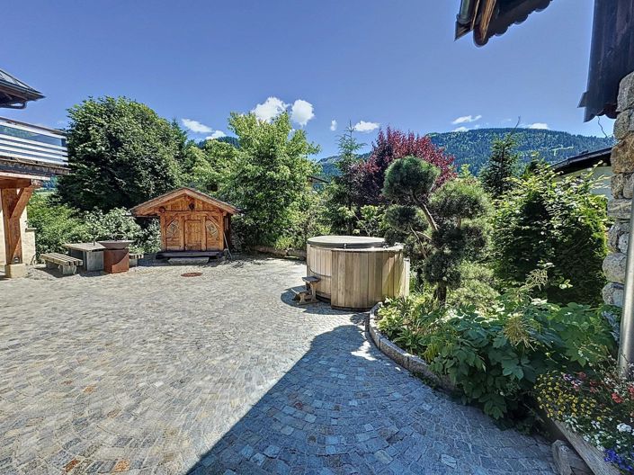 Image No.18-6 Bed Apartment for sale