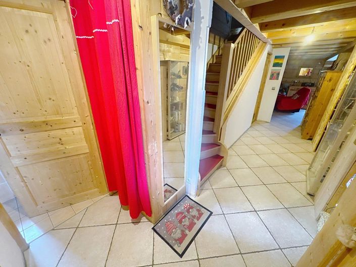 Image No.10-3 Bed House for sale